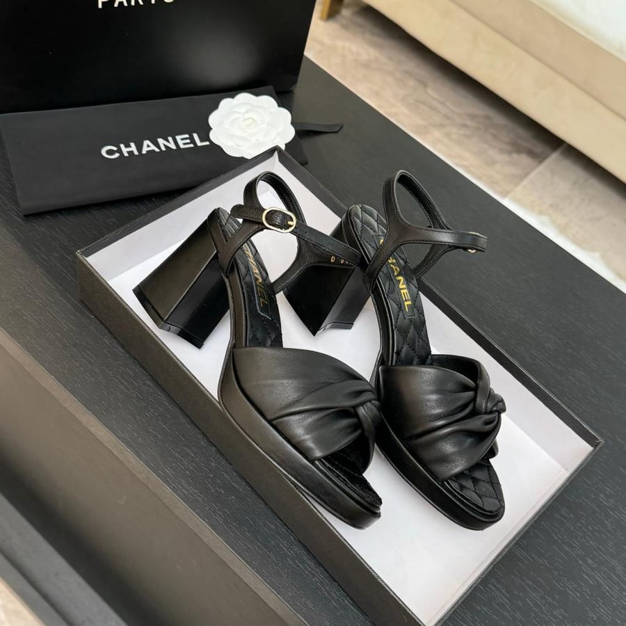 Chanel heel