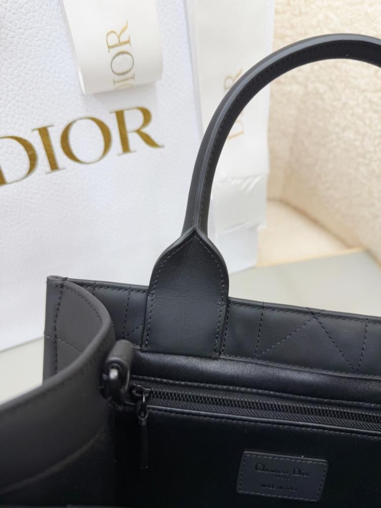 ديور Book Tote مقاس  26.5 cm