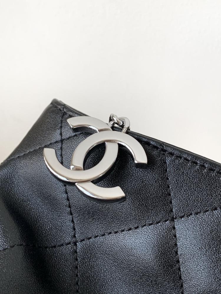 شانيل vintage hobo مقاس 30 cm