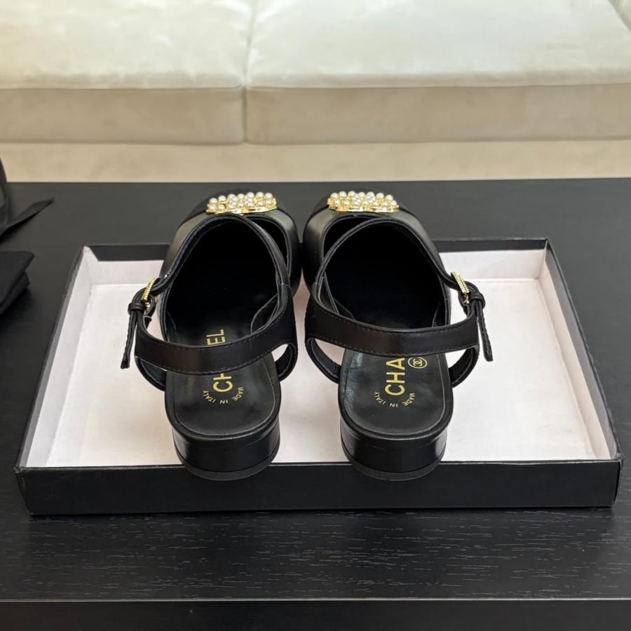 Chanel heel