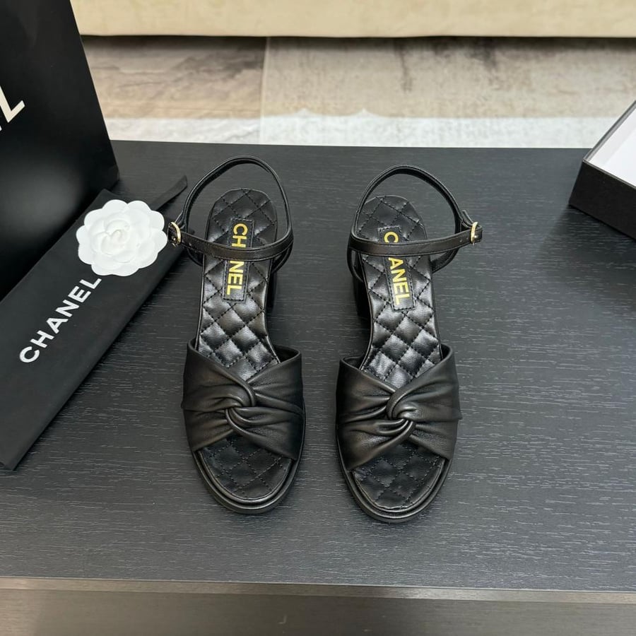 Chanel heel