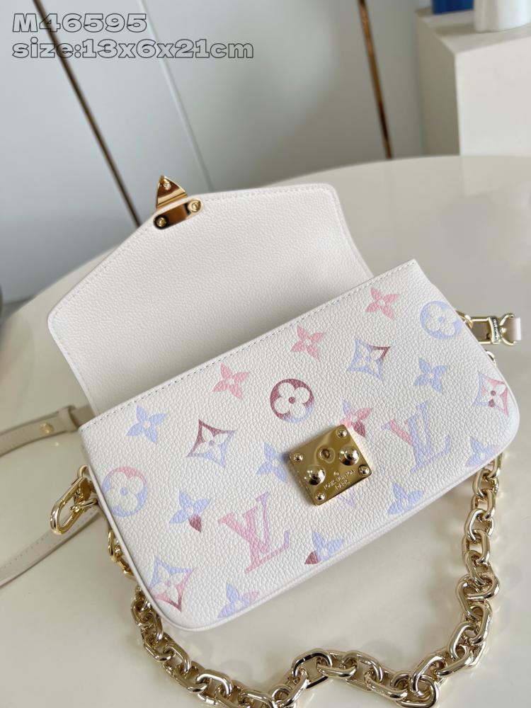 لوي فيتون ‏ Pochette Métis مقاس13.5cm