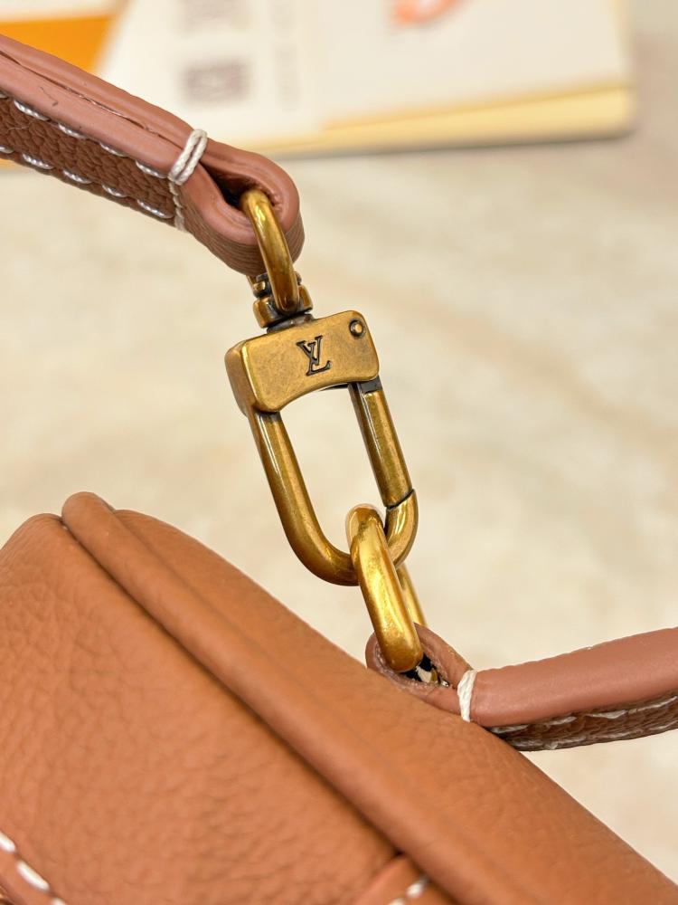 لوي فيتون Vanity Chain Pouch مقاس19cm