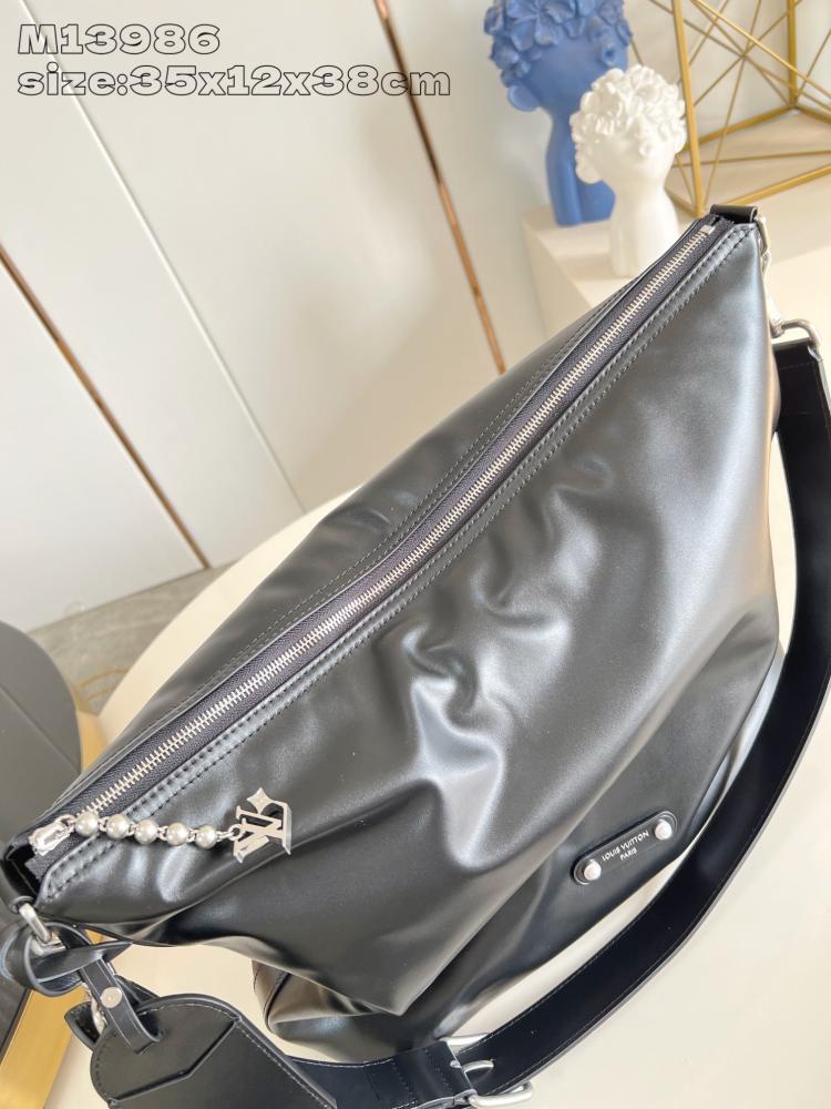 لوي فيتون vagbond hobo مقاس 35 cm