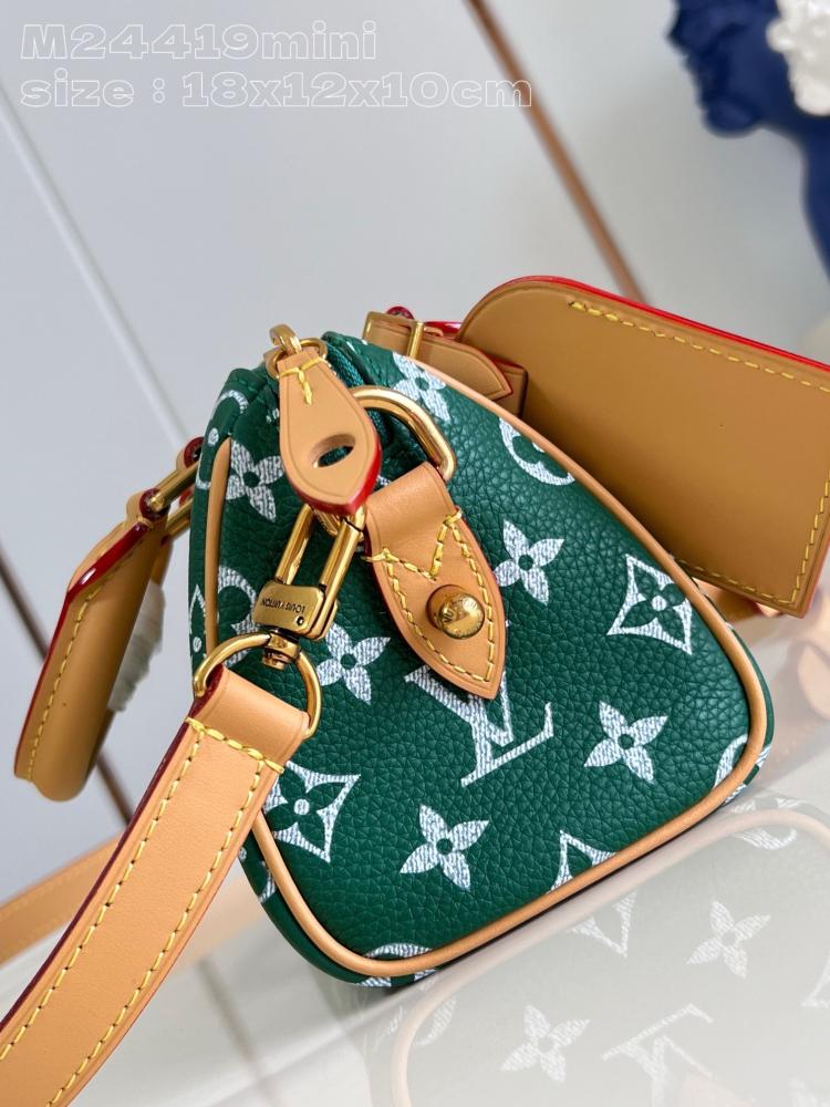 Louis Vuitton Speedy Bandoulière size 18cm