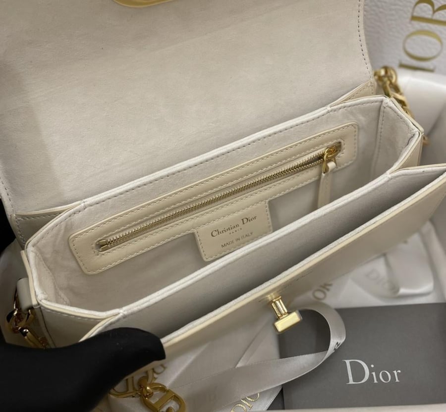 ديور ‏DIOR BOBBY East-West مقاس 22cm