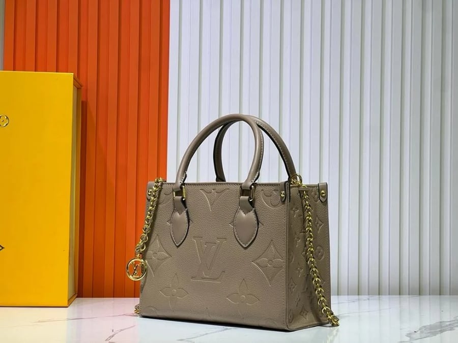 لويس فيتون مقاس 18cm