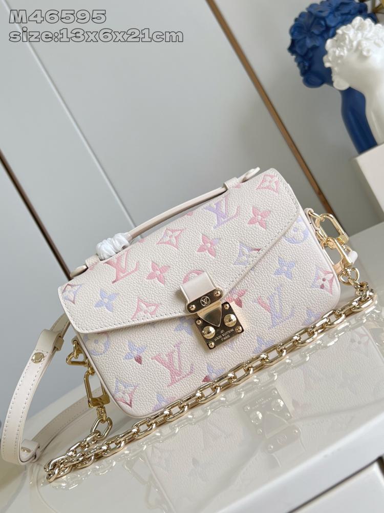 لوي فيتون ‏ Pochette Métis مقاس13.5cm