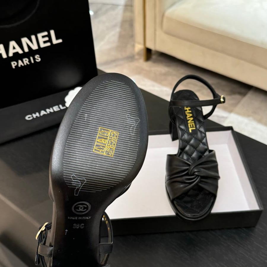 Chanel heel