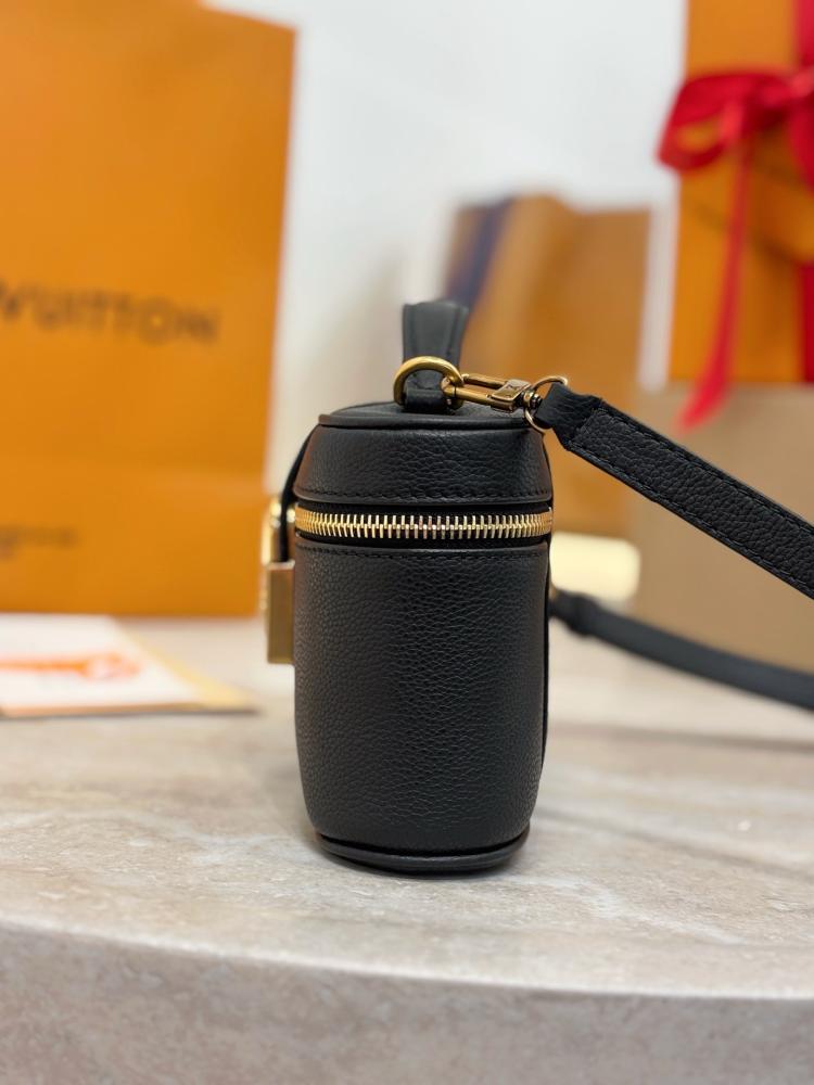 لوي فيتون Vanity Chain Pouch مقاس19cm