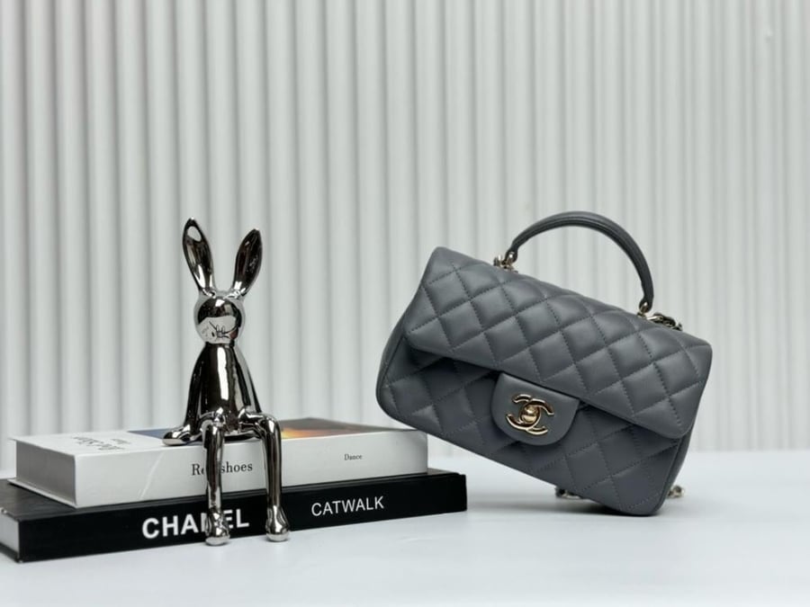 Chanel 23P size 20cm