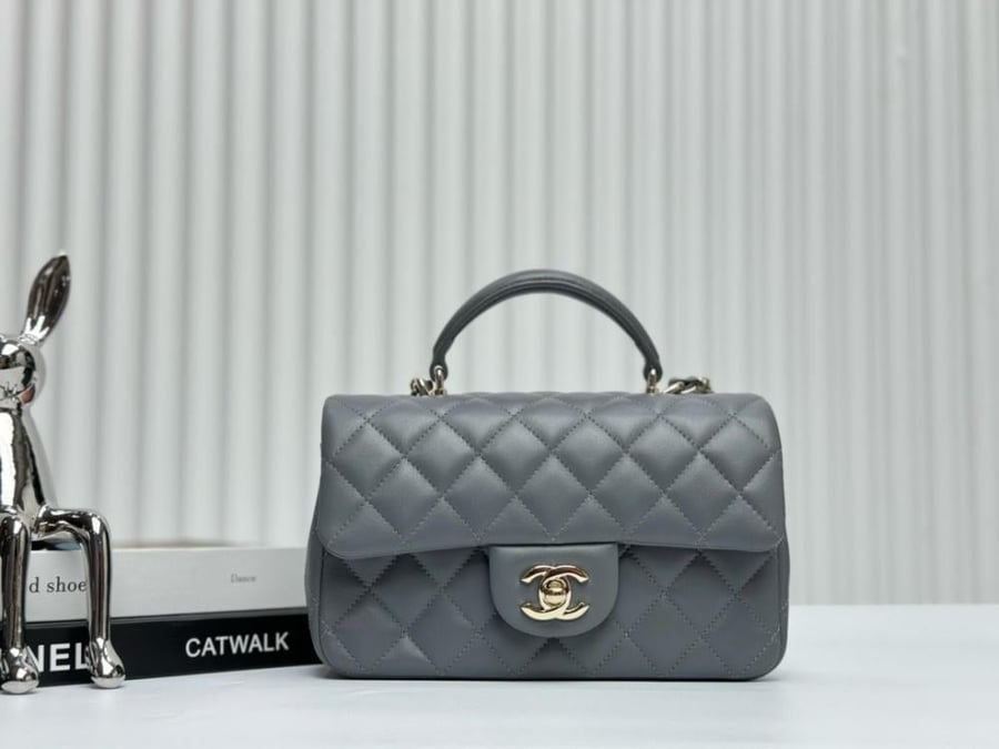 Chanel 23P size 20cm