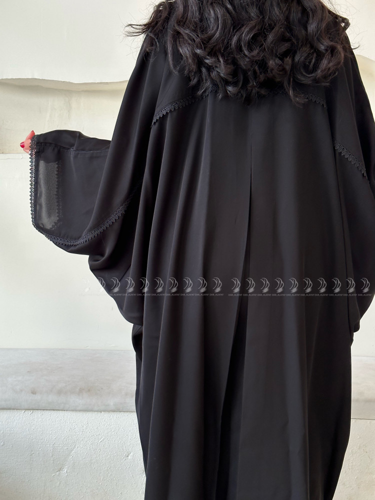 عباية زاهيه