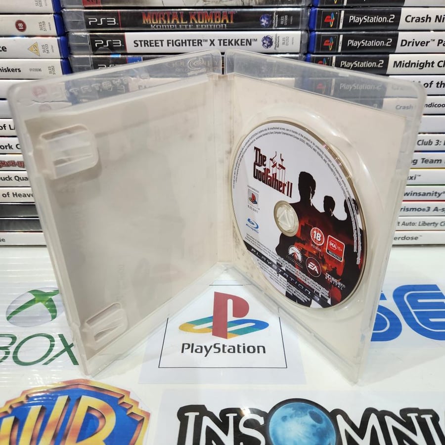 PS3 the good father 2 يوجد اثار ماء بالغلاف