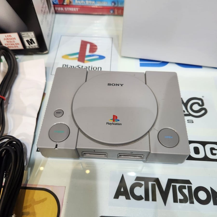 PS1 جهاز بلاستيشن ون كلاسيك مبرمج مع فلاش ٦٤ جيجا بداخله ٤٥٠٠ لعبة