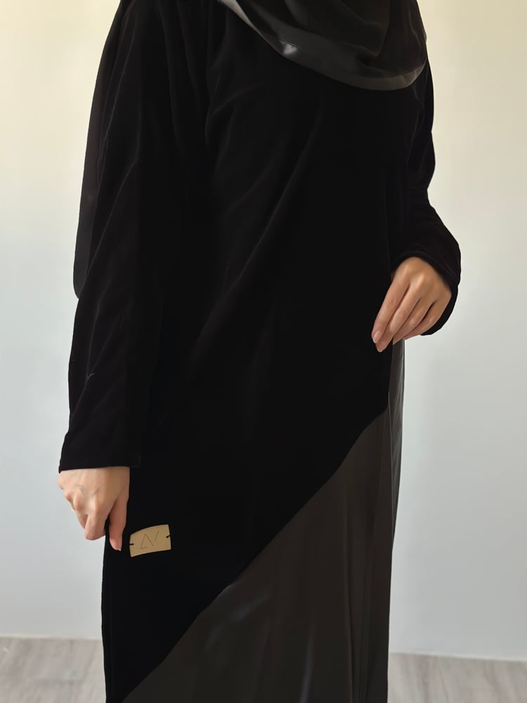 عباية سرور