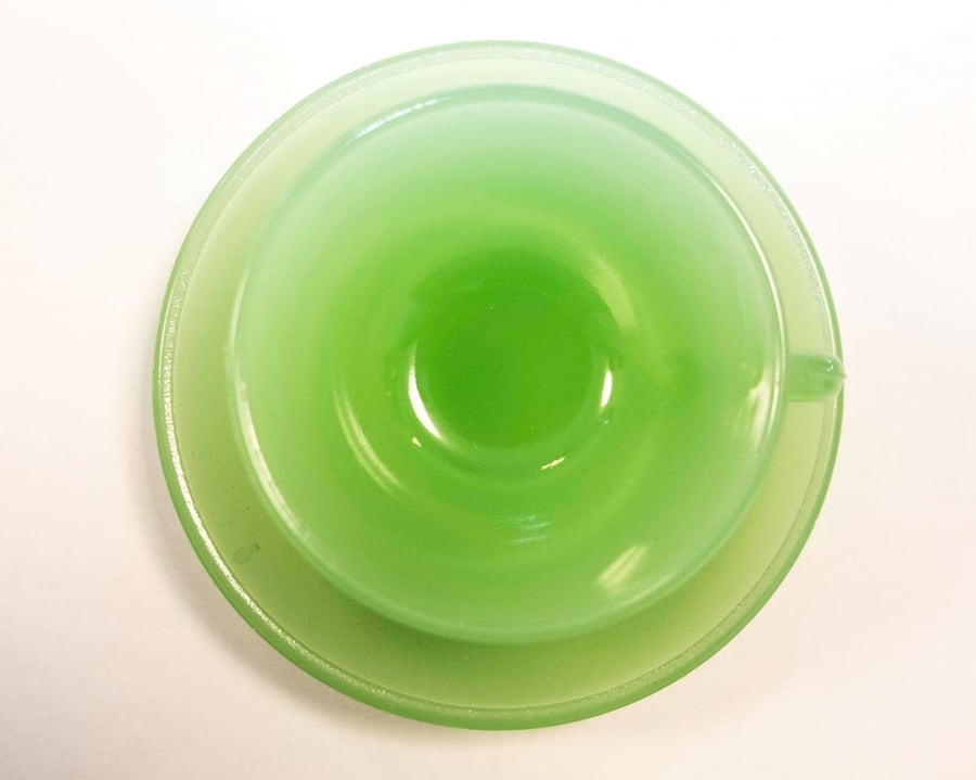 كوب  وصحن الجاديت الأخضر1960s Jadeite green cup and saucer
