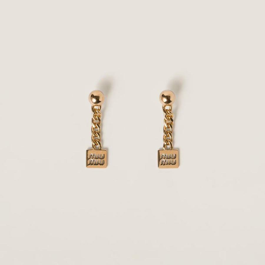 أقراط miumiu معدنية