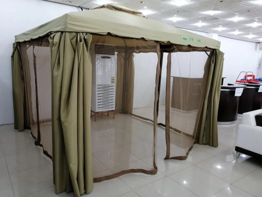 خيمة للجلسات الخارجية