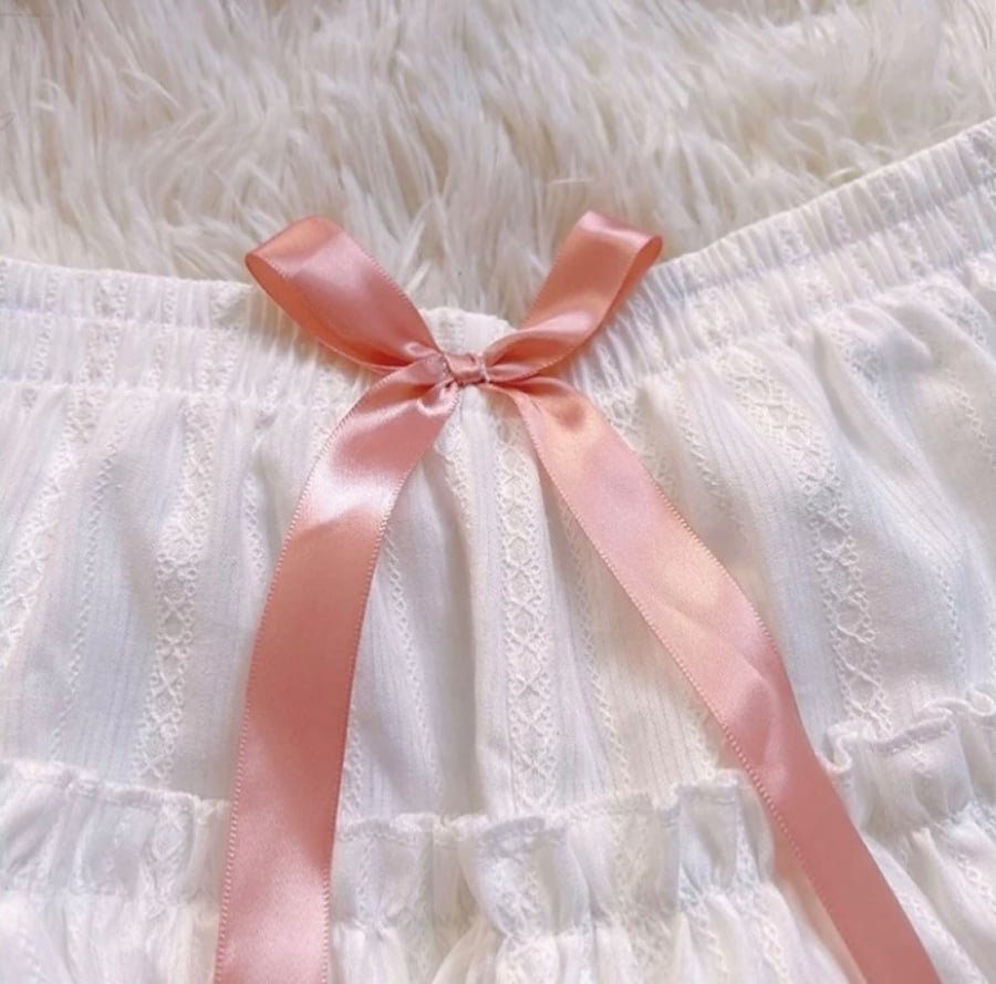 تنورة بيضاء| White skirt
