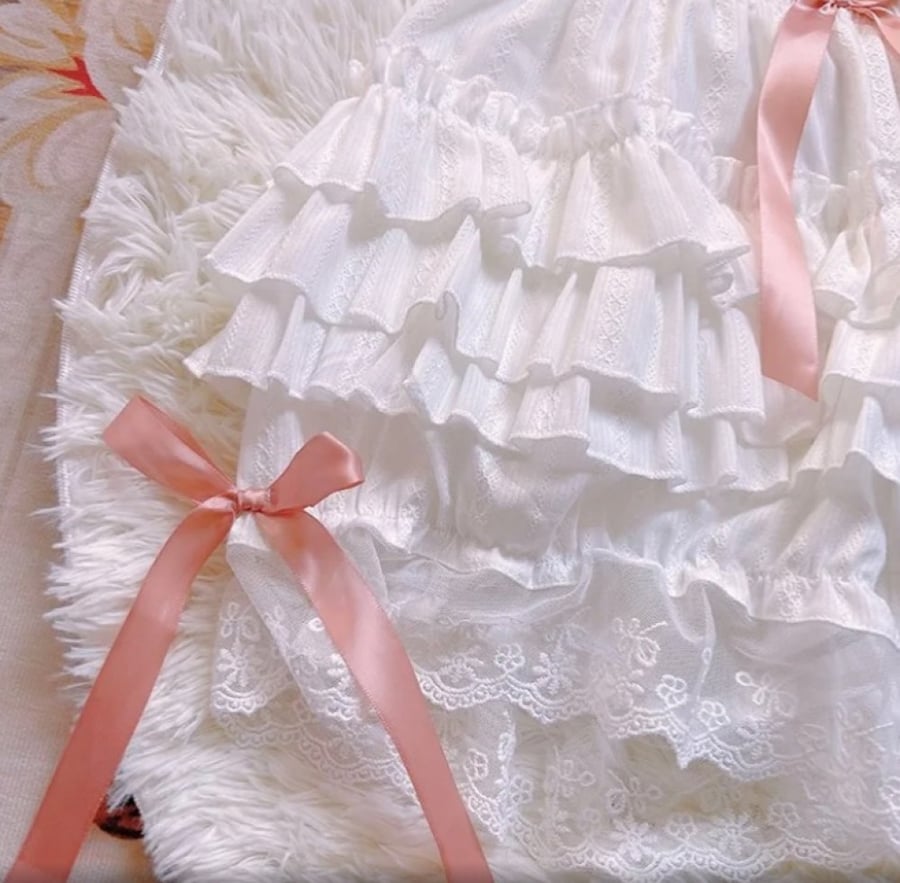 تنورة بيضاء| White skirt