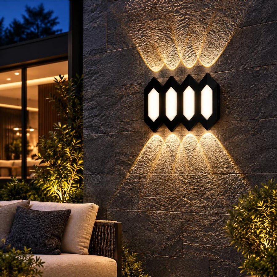 إضاءة جدارية شمسية سوداء بتصميم هندسي سداسي وإضاءة بيضاء قوية