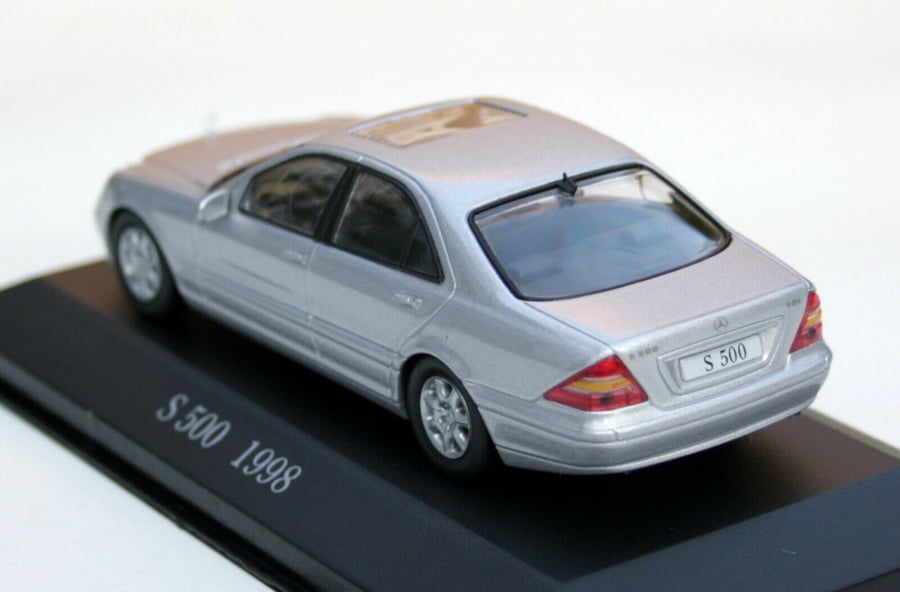 Mercedes-Benz S500 S Class W220 model 1998, silver, 1:43 IXO CK9991556