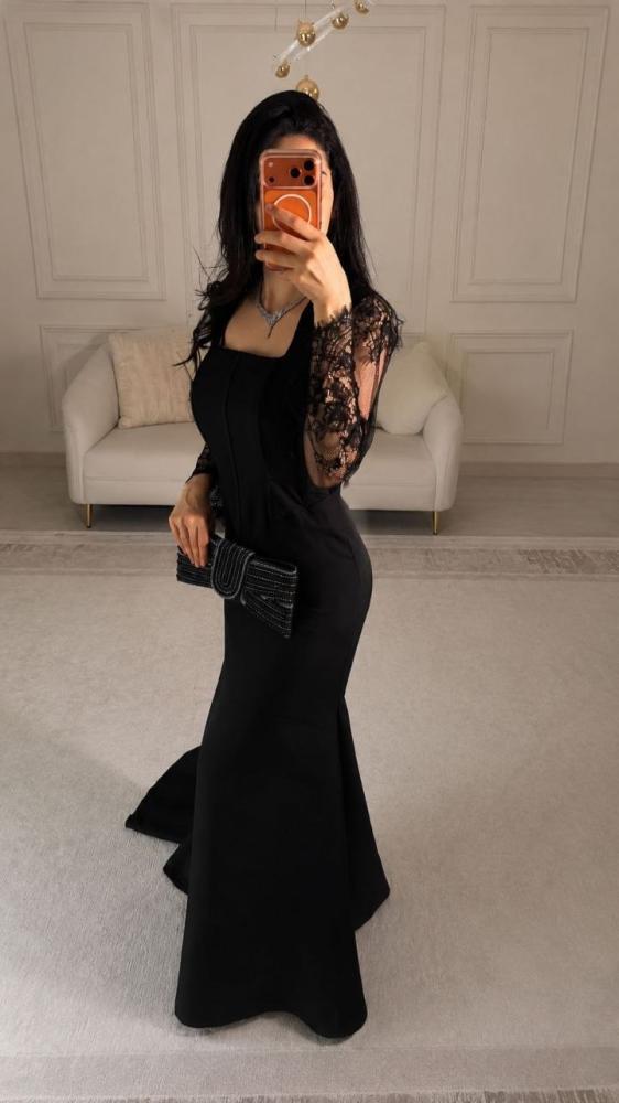 فستان اسود ناعم