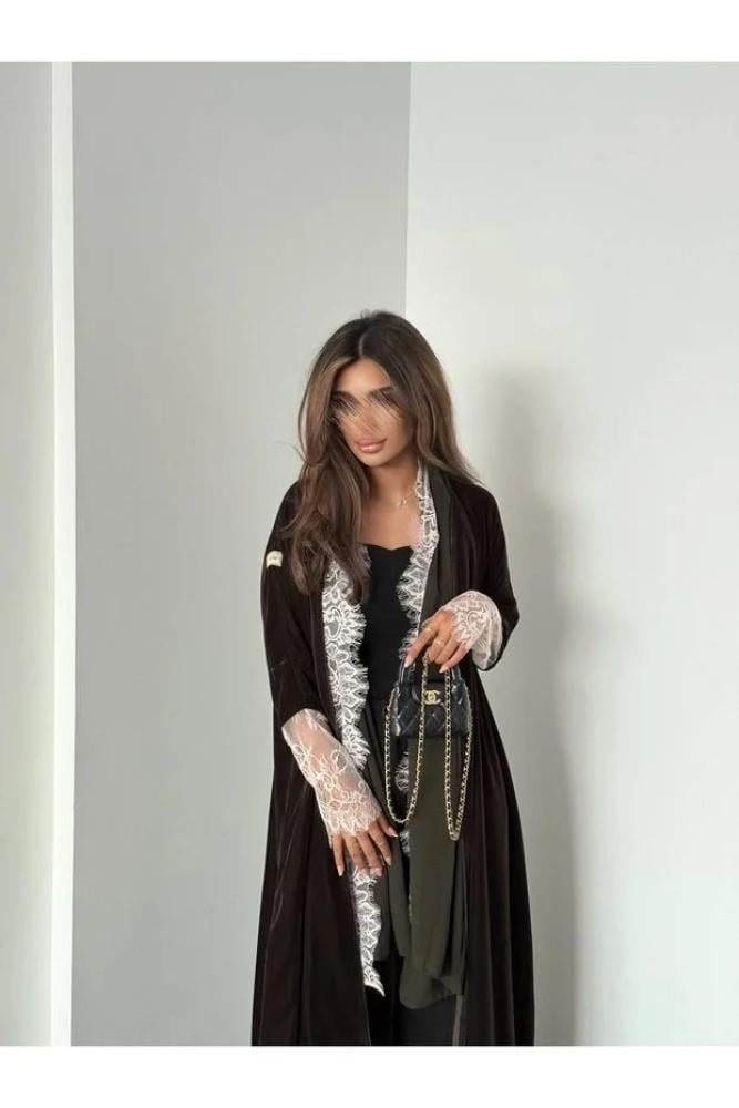 عباية مخمل اسود مع مخمل شيفون من الخلف