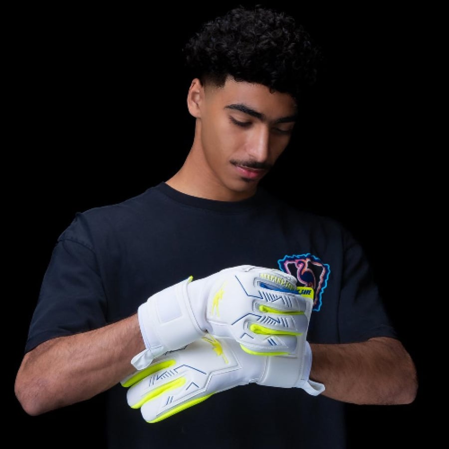 POWER GLOVE