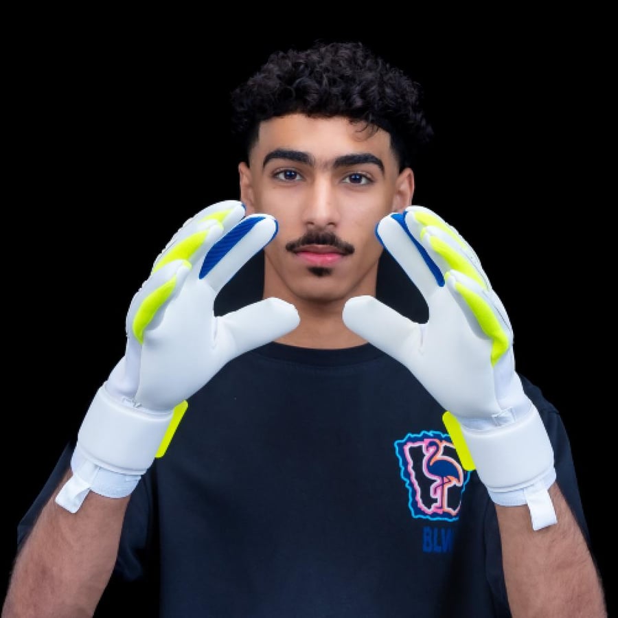 POWER GLOVE