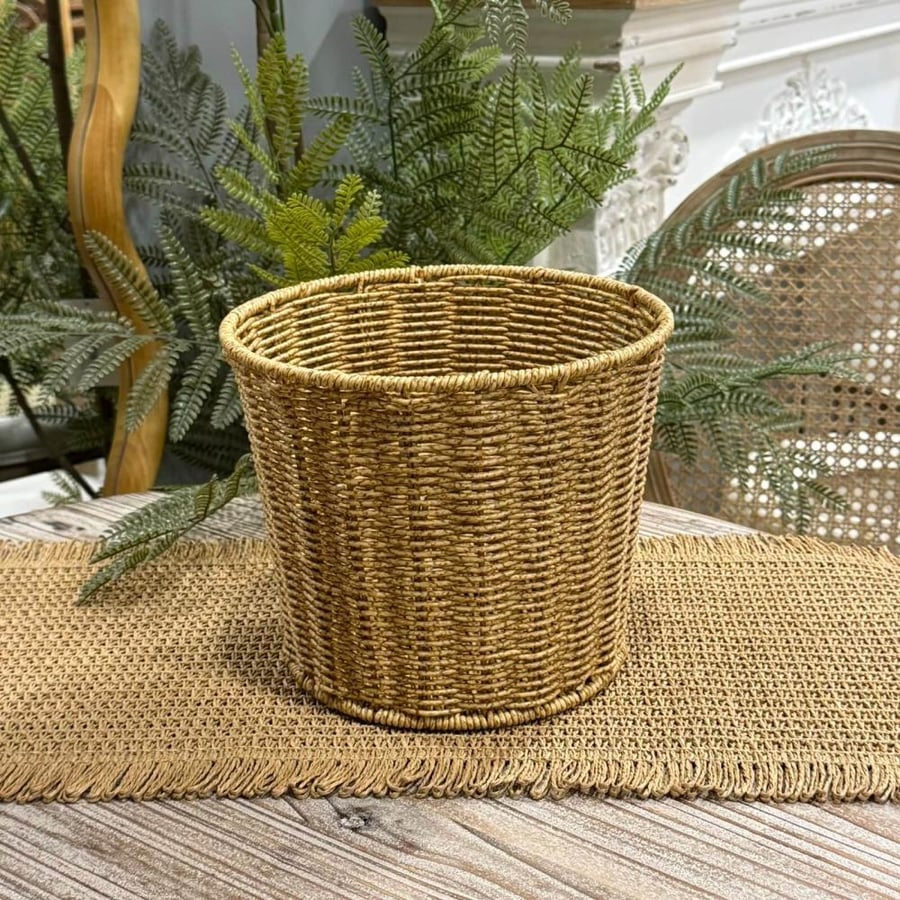 سلة خوص مدورة
