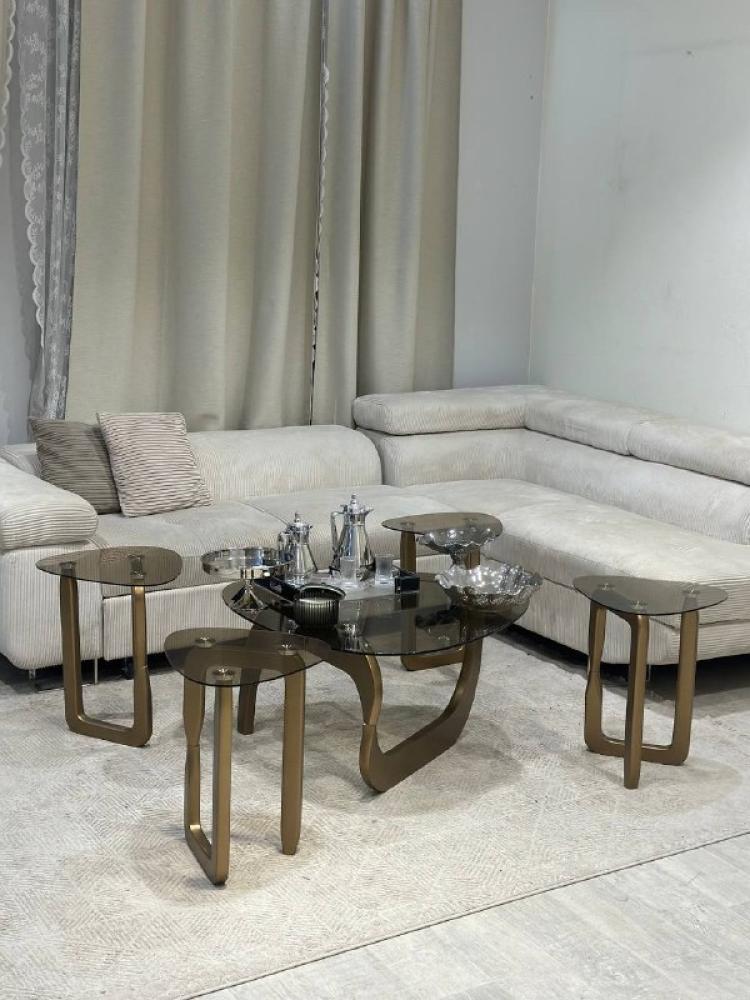 طقم طاولات سطح زجاج شفاف بني قواعد لون نحاسي