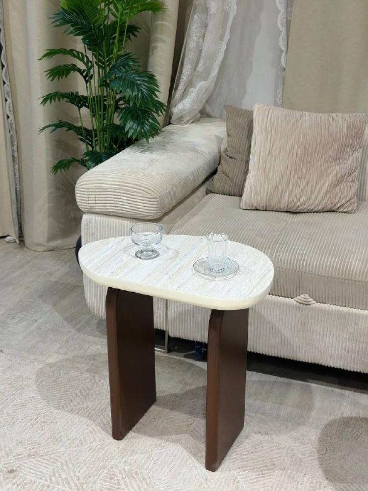 طقم طاولات ضيافة بتصميم عصري قاعدة خشب بني سطح بديل الرخام