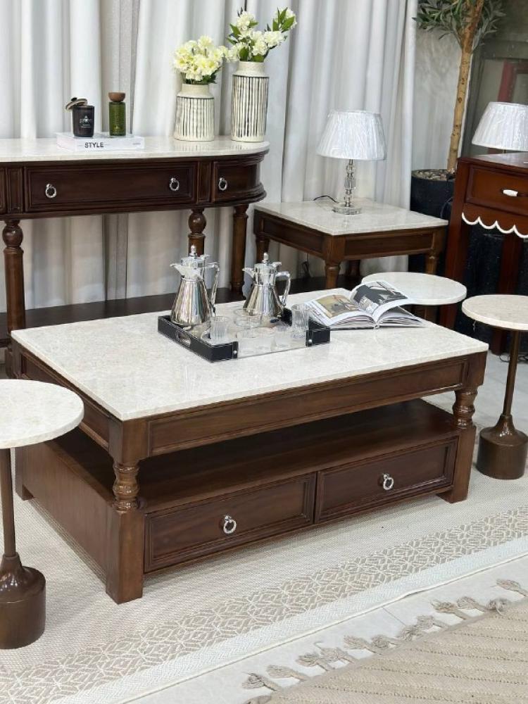 طقم طاولة قهوة فاخر مع 4 طاولات خدمة سطح رخام – تصميم كلاسيكي بلمسات عصرية