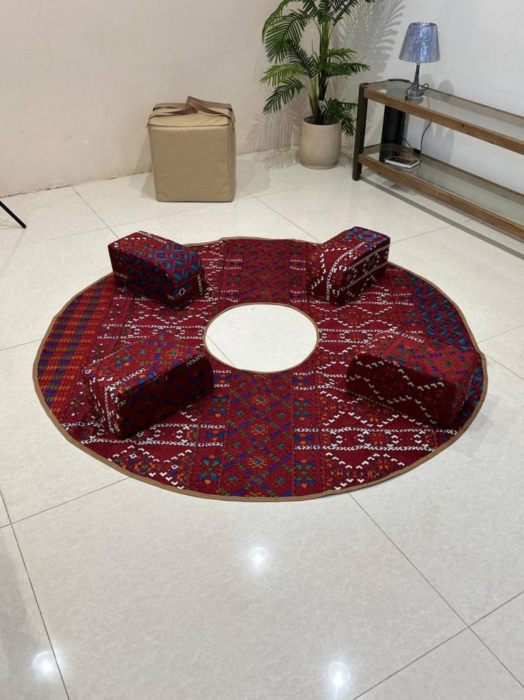 طقم رحلات دائري مع دكاية