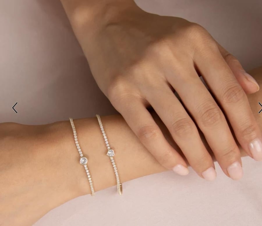 سوارة قلب ابيض