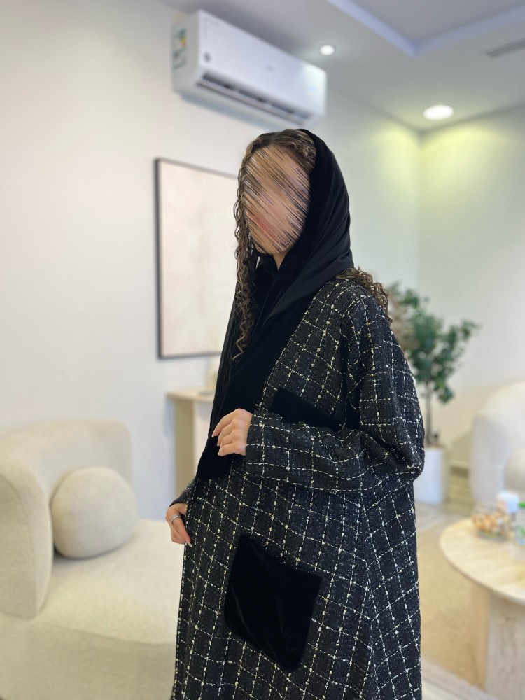 عبايه نص كلوش قماش شانيل