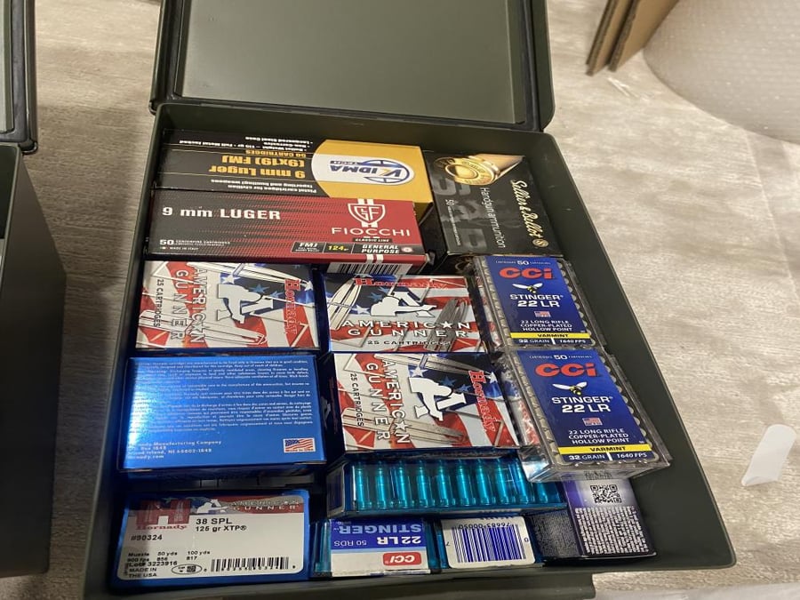 Jumbo size box, larger size for storing weapons and bullets from humidity and air, new (protects it from factors of corrosion that cause tarnishing and rust in weapons and valuable jewelry)