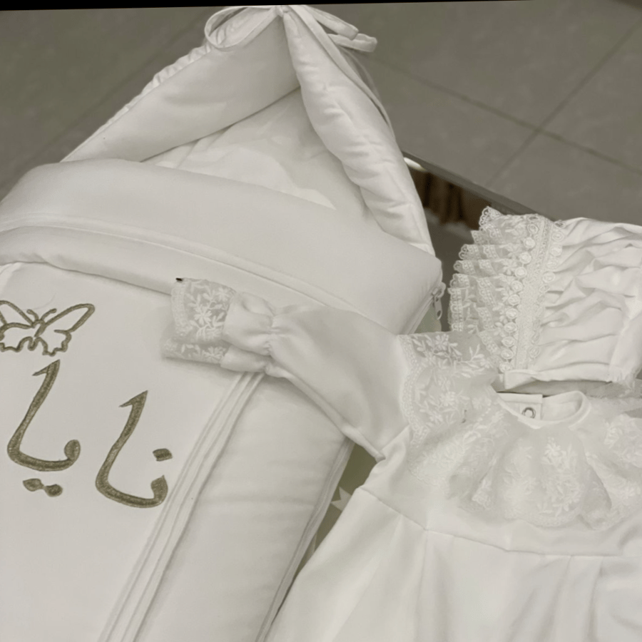 طقم بنات مكون من ٣ قطع باللون الأبيض