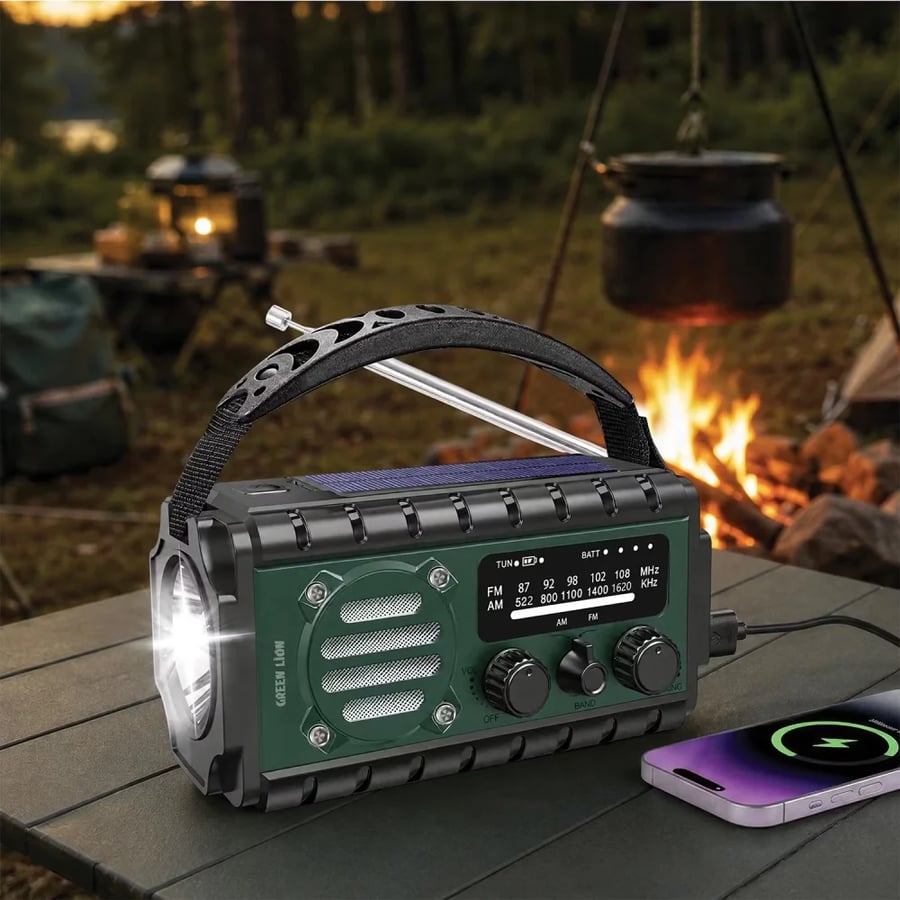 جرين ليون - راديو متنقل مع باور بانك 20000mAh متعدد الوظائف جرين ليون Green Lion G-Radio - 20000Mah Power Bank , Radio , Flashlight - Green