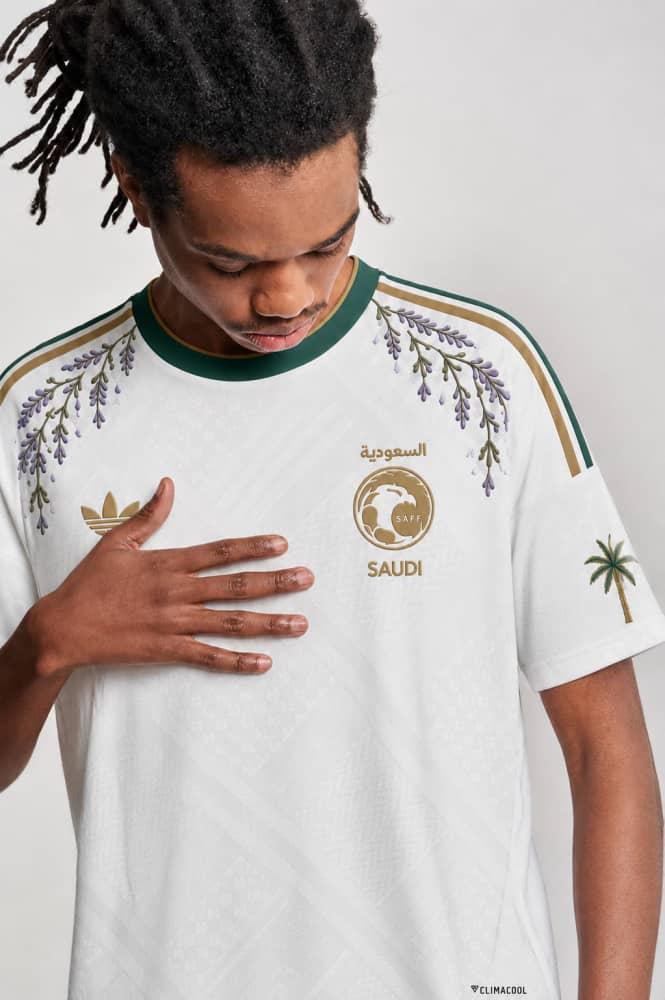 تيشيرت المنتخب السعودي كأس العالم 2026 نسخة النخلة الرسمية لحظة تذكار
