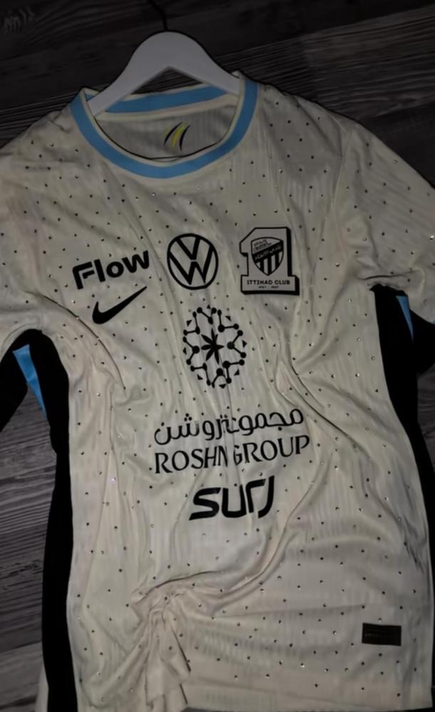 تيشيرت الاتحاد السعودي الأسود بالكرستال الجديد 2026