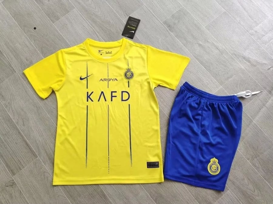 طقم  النصر الجديد الزي الرئيسي 2024_2025-متجر لحظة تذكار