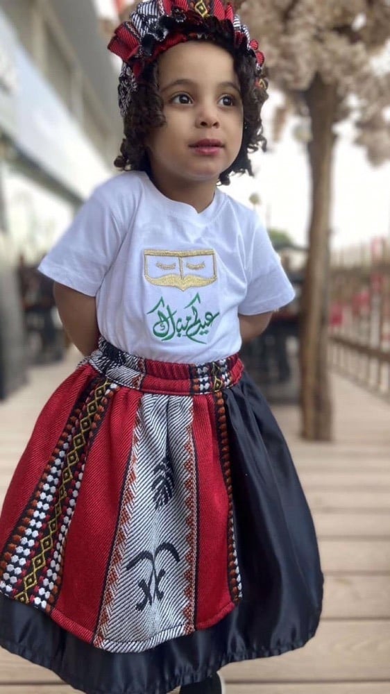 طقم بناتي بالاسم