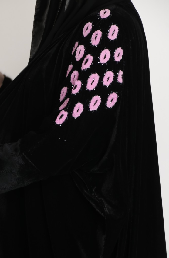 عباية بشت مخمل مزينة