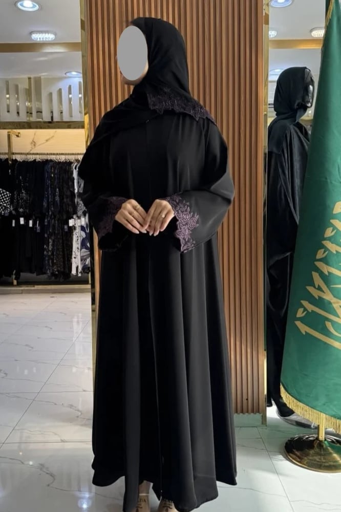 عباية ساره قماش انترنت  اسود/ كلفه موف