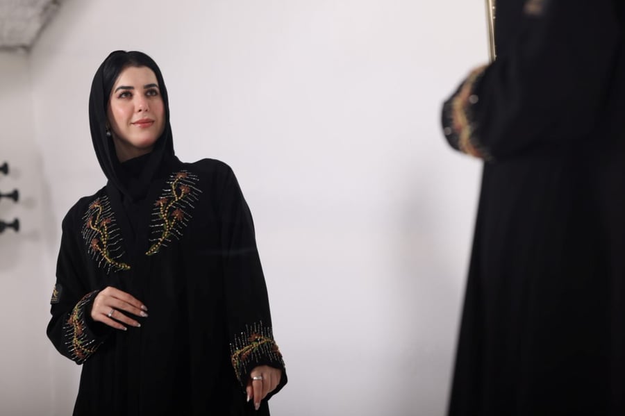 عباية روزان بقماش تويكس