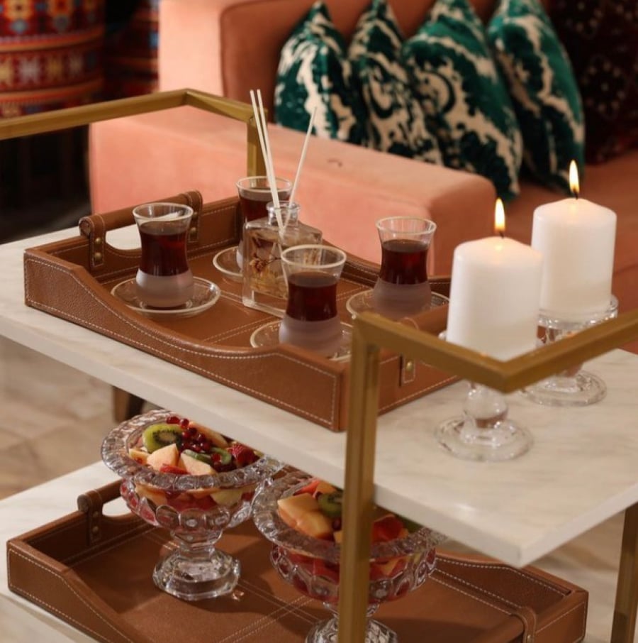 عربات تقديم للضيوف