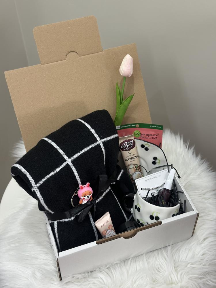 Black winter box, sweater, free size